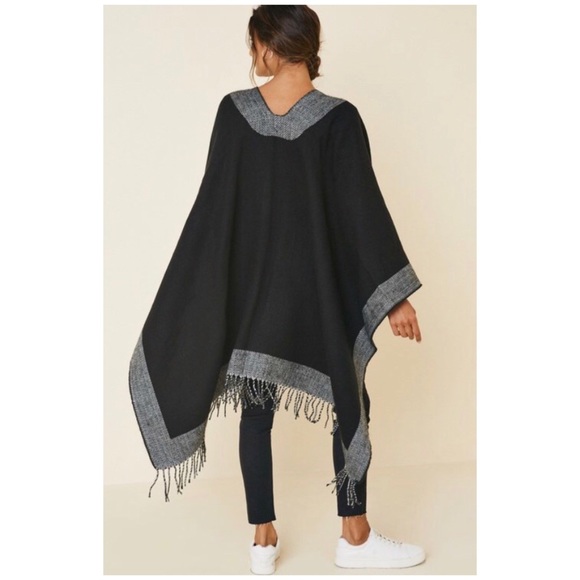 Black Reversible Houndstooth Kimono Sweater Wrap - Picture 5 of 5